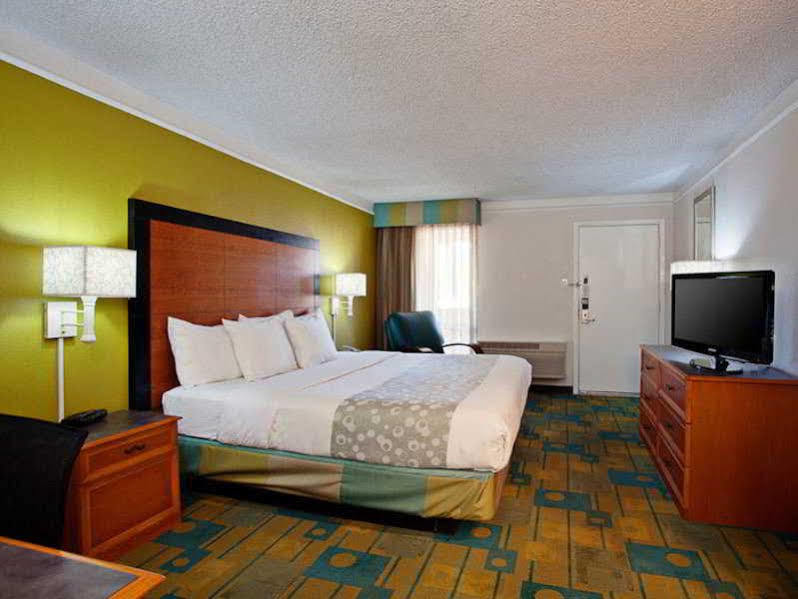 La Quinta Inn By Wyndham Phoenix North Экстерьер фото